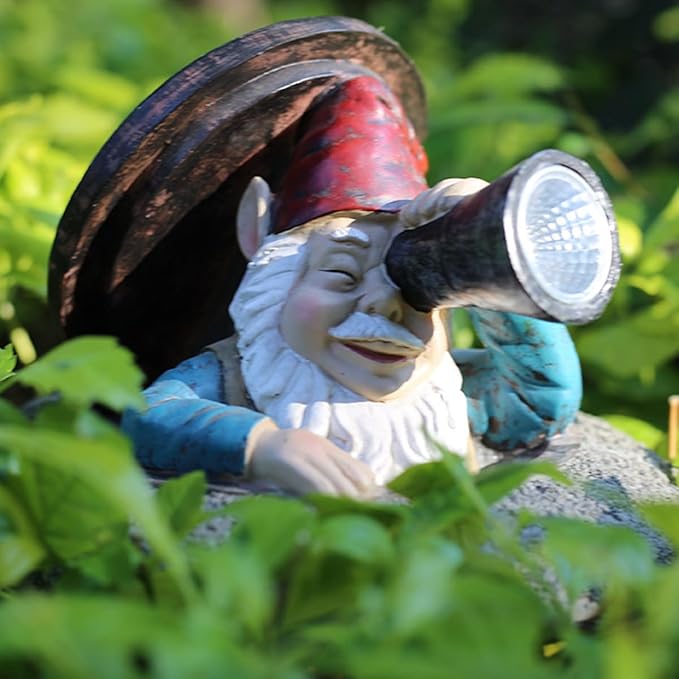 Garden Gnomes Statue , Solar Garden Decor , Dwarf Statue Hiding Under a Manhole Cover, Suitable for Yard, Lawn, Patio's Outdoor Decor, Gnomes Figurine Ideal for Holiday Giving