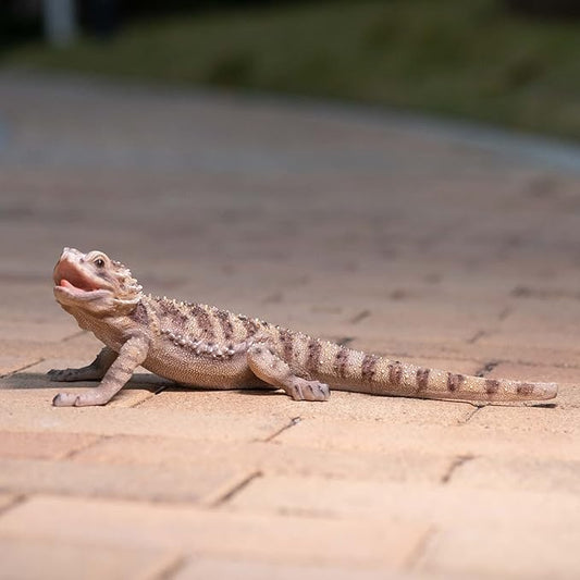 Garden Lizard Statue - Resin Sculpture of Reptiles, Suitable for Outdoor and Courtyard Decoration Lizard Decorations for Gardens and Pools are Gifts for Nature Enthusiasts and homeowners