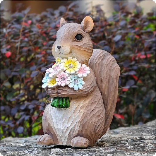 Solar Garden Squirrel Statue, Outdoor Resin Decor with Floral Accents, Resin Decorations Squirrel Figurine for Patio Lawn Porch Yard Ornaments for Mom Grandma Wife