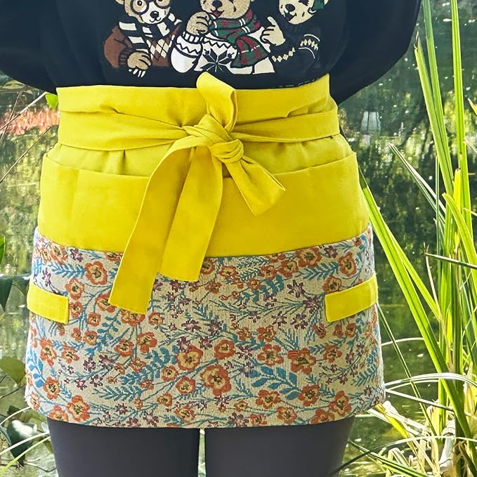 Garden Apron for Woman, Serve Apron Cute, Flora Half Apron with 8 Pockets, Valentines Gift for Mom Wife Girlfriend
