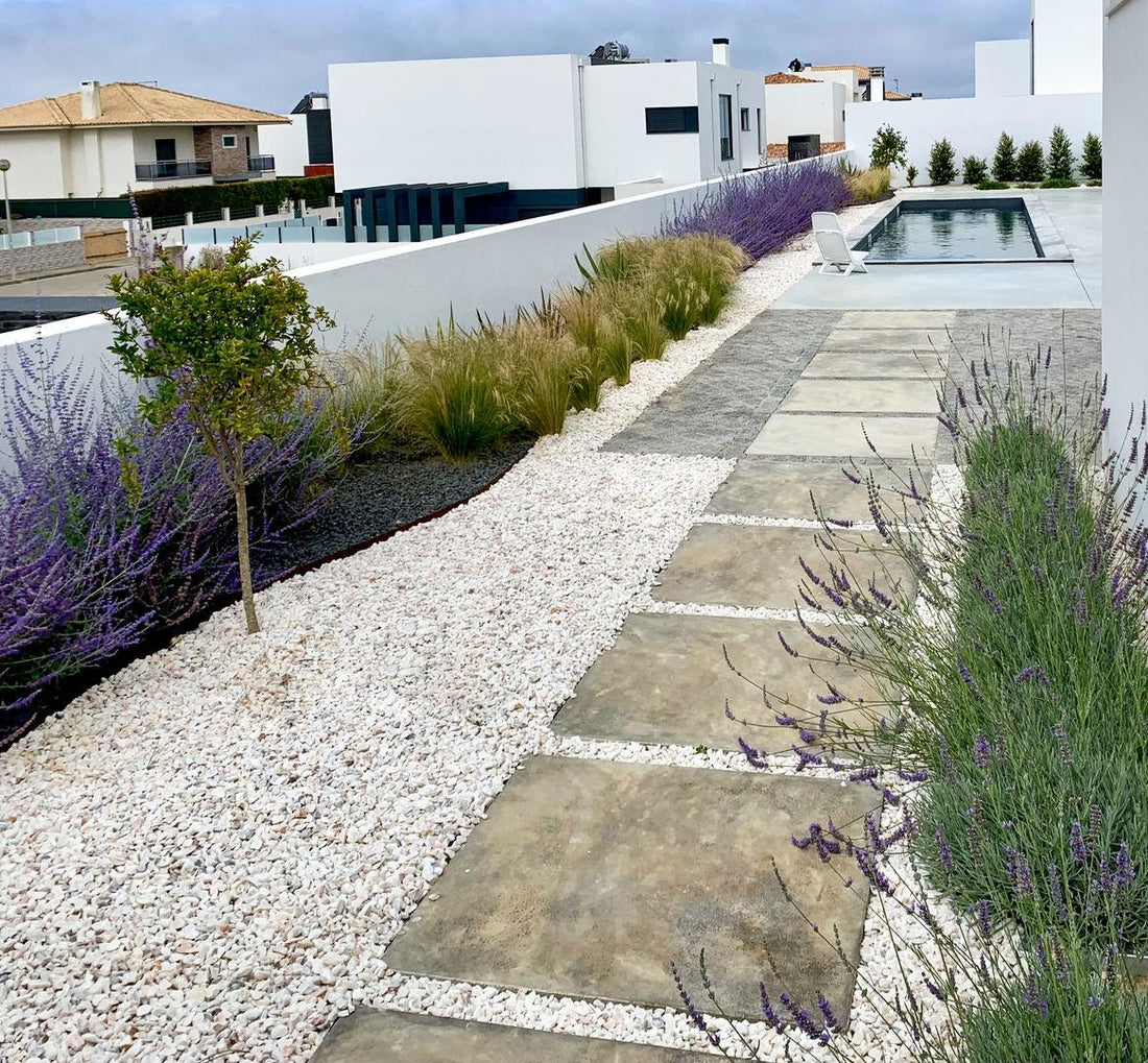 Garden Pathways That Make Outdoor Spaces Feel Larger