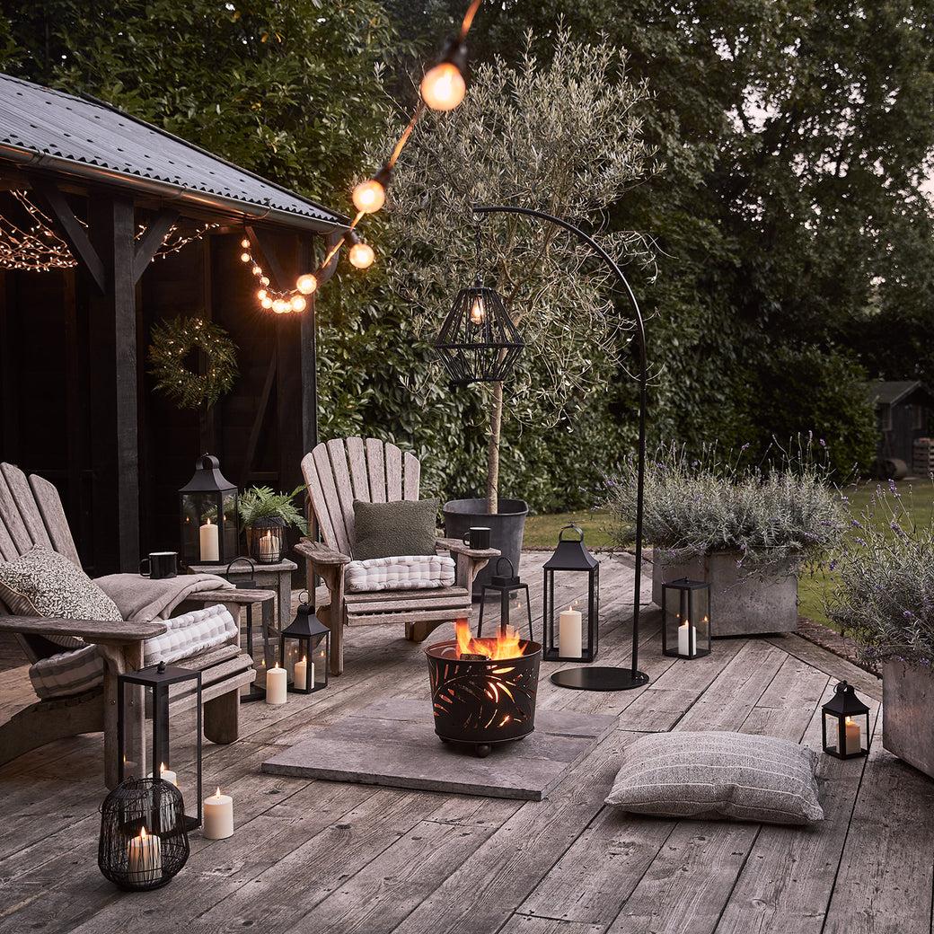 How to Style Outdoor Lanterns for Warm, Inviting Evenings