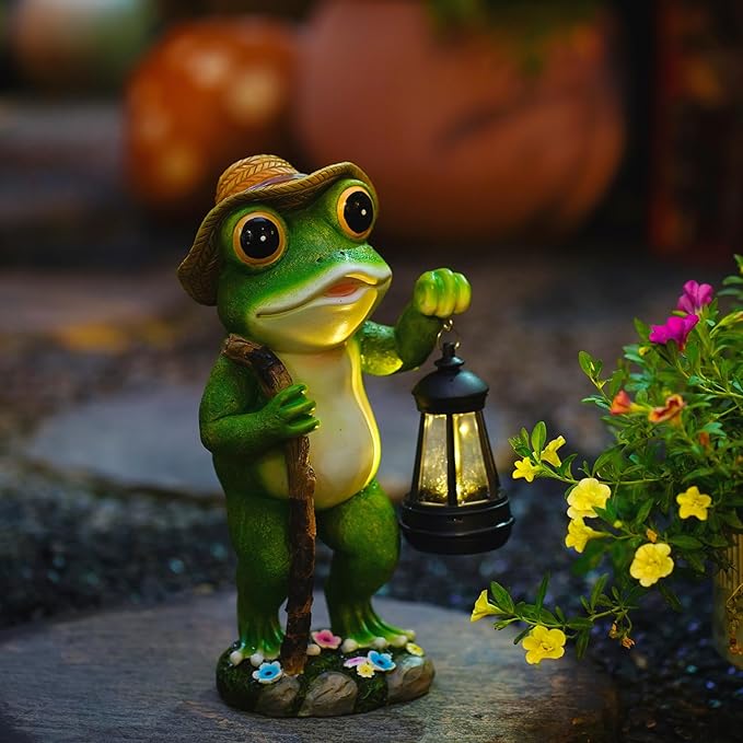 Solar Frog Garden Decor with Lantern Outdoor Statue for Patio Pathway Frog Figurine for Yard Decoration Lawn Ornament Gardening Gifts for Women Mom Grandma