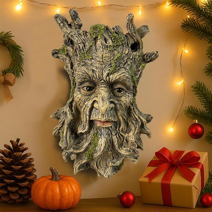 Moss Tree Face Sculpture, Funny Moss Cap Old Man Tree Hugger Statue, Indoor & Outdoor Creative Props for Garden and Home,9" x 7" x 2.4"