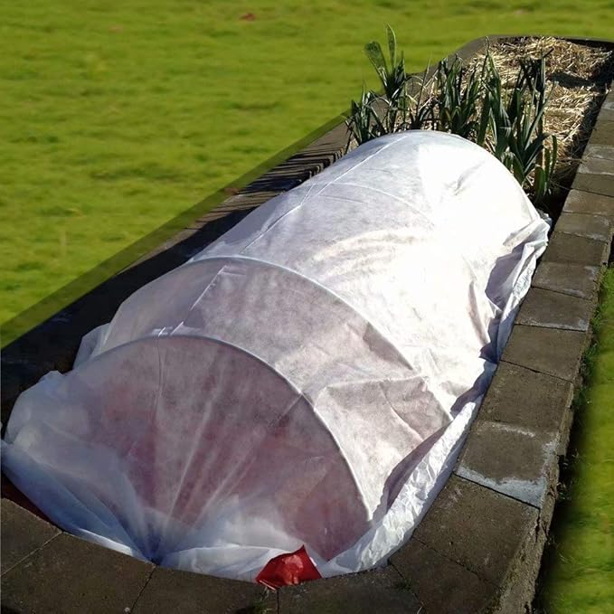 Agfabric Plant Covers Freeze Protection 10'x100' 0.55oz Frost Blankets for Plants Plant Frost Protection Covers Garden Winter Frost Pests Protection,White