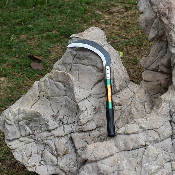 KEYI Weeding Sickle,Steel Grass Sickle,Manganese Steel Blade/Hardwood Handle Hand held Serrated Grass Hook Cutter - Great for Removing Unwanted Vines and Weeds. (13.8 in*6.3 in)