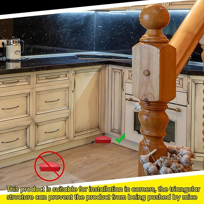 Qualirey 12 Pcs Mice Station with Key Triangle Bait Station Reusable Rodent Trap Bait Box, Keeps Children and Pets Safe Indoor & Outdoor, Bait Not Included, Suitable for Small Mice (Red)