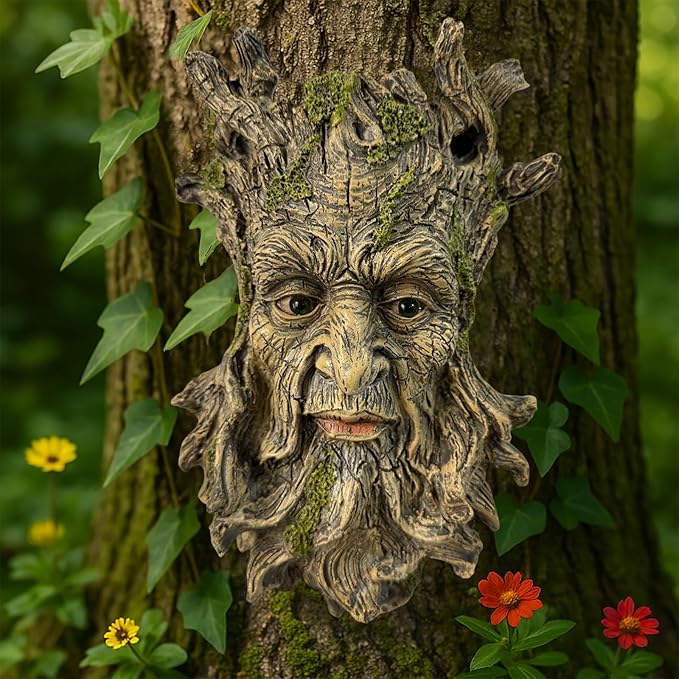 Moss Tree Face Sculpture, Funny Moss Cap Old Man Tree Hugger Statue, Indoor & Outdoor Creative Props for Garden and Home,9" x 7" x 2.4"
