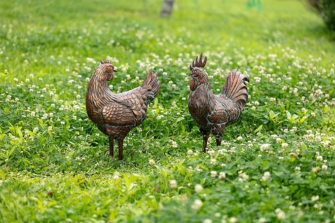 Metal Chicken Yard Decor, Farmhouse Metal Rooster Hen Yard Art, Outdoor Chicken Garden Statues, Antique Copper Hen and Rooster Sculptures Ornament for Backyard Patio Lawn Home Kitchen Decorations