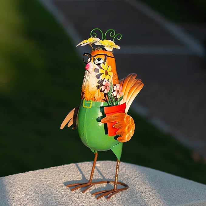 Natelf Metal Chicken Statue for Outdoor Home Decor Cute Rooster Hen Garden Sculpture with Vintage Glasses, Weather-Resistant Farmhouse Art for Yard, Patio, Coop, or Housewarming Gift for Mom, Friends