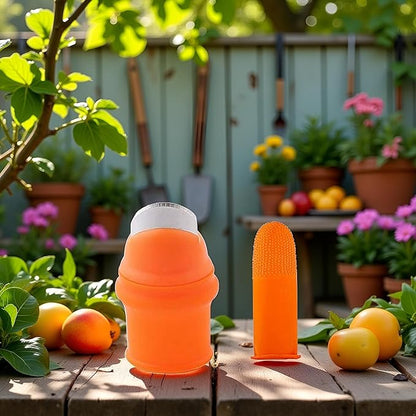 1Set Orange Gardening Silicone Thumb Knife with Finger Cots Thumb Knife Picker for Fruits (5.3x2.7cm)